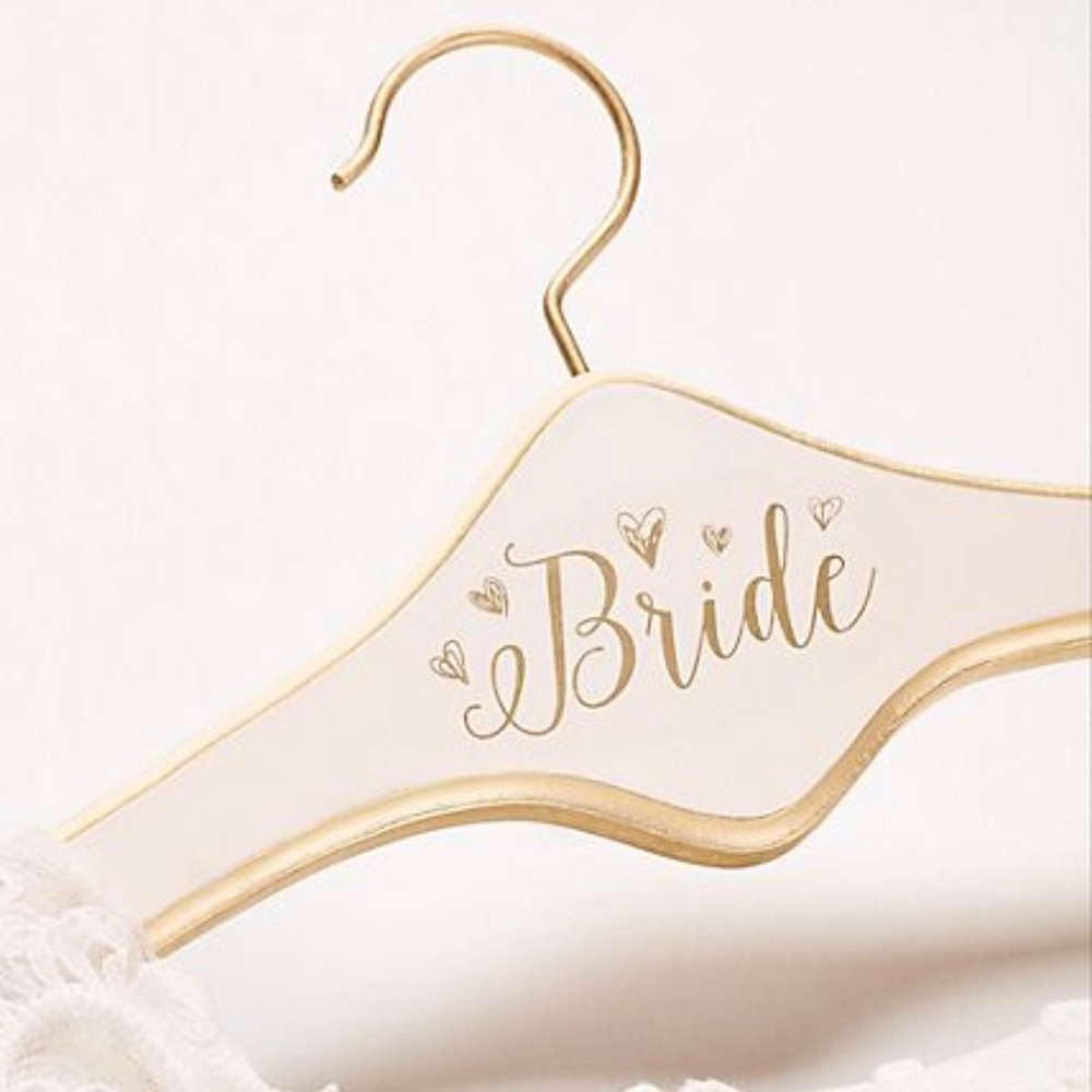 NWT David’s Bridal Painted Bride Hanger - Picture 2 of 7